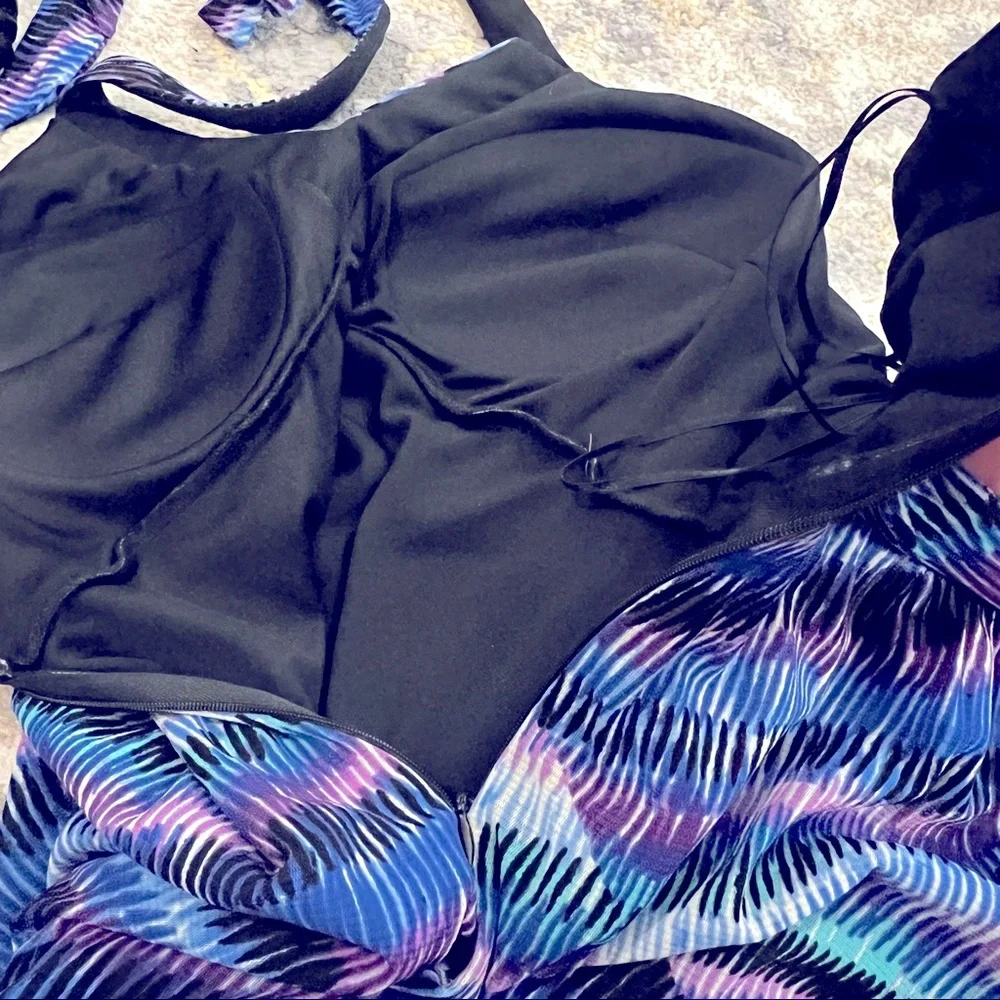 Gorgeous Halter Gown - Picture 5 of 8